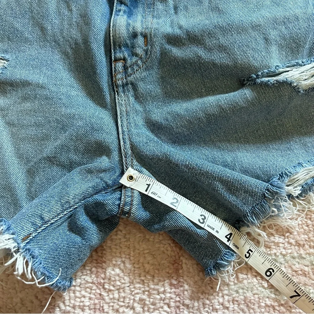 Madewell Mom Jean Short Size 26 Distressed - Picture 9 of 12